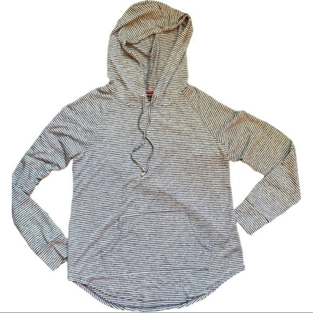 Verve ami size small hoodie with drawstring, front pocket, lightweight